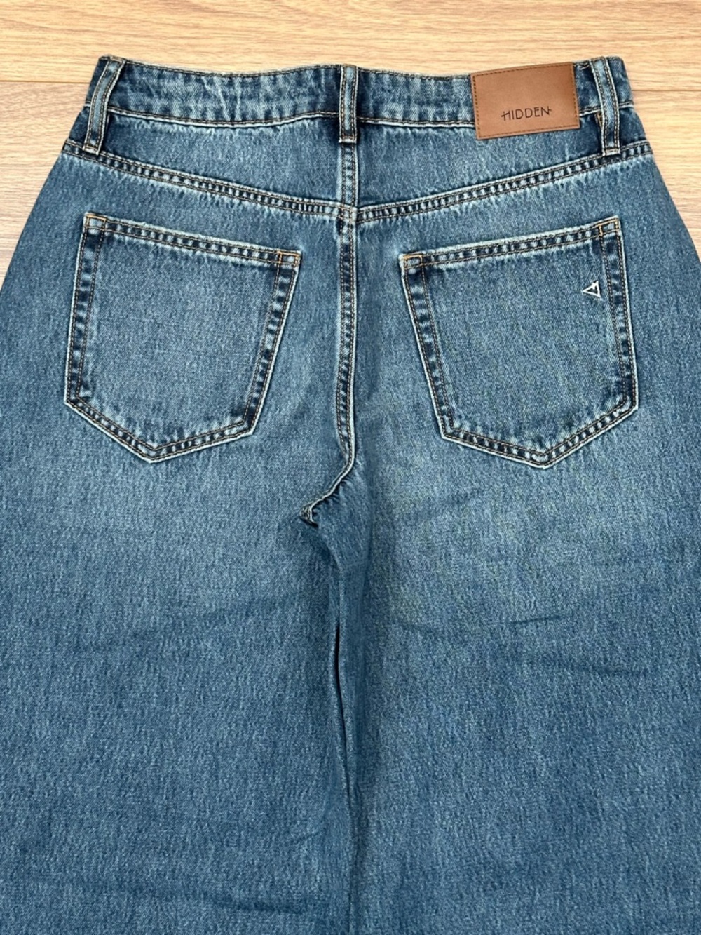 Hidden Sammie High Rise Barrel Jean Size 27 - Picture 8 of 12